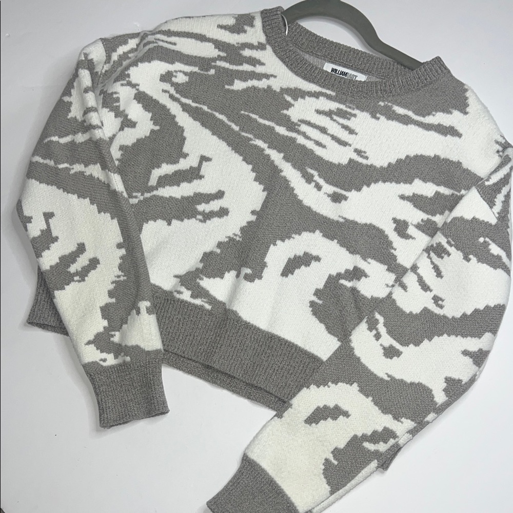 Women’s William Rast Gray and White Crew Neck Sweater size medium - Picture 5 of 8